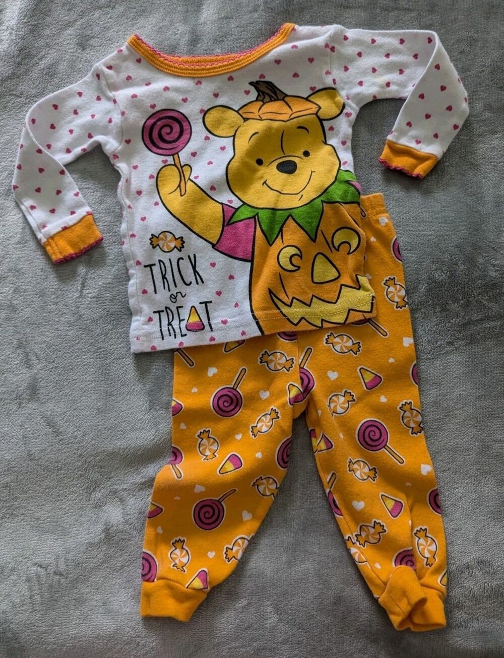 Disney Winnie The Pooh Halloween 2 piece Pajamas Glow In The Dark Sz 9 M